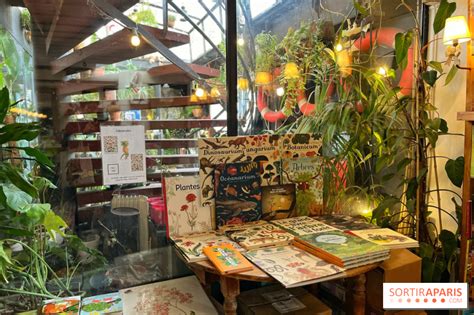 L eau et les rêves la péniche librairie botanique sur le Canal de l