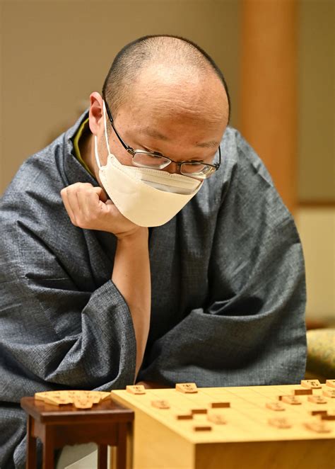 【棋王戦】藤井聡太竜王、最終盤で痛恨の詰み逃しガックリ「全体的に負けの局面が続いていた」 社会写真ニュース 日刊スポーツ