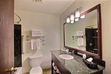 Comfort Suites Appleton Airport - Wisco Hotel Group