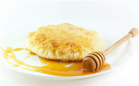 Seadas: 4 Easy Steps To Make Sardinian Cheese And Honey Pastries