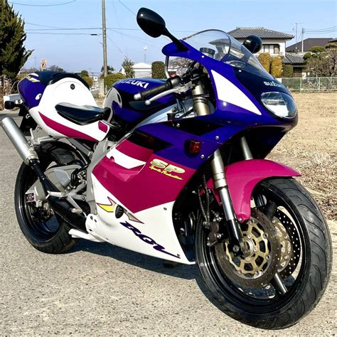 目立った傷や汚れなしRGV250ガンマSP VJ23A 美車 低走行 3382km 書類付 絶版 希少 タイヤ新品 スズキ 検索 TZR