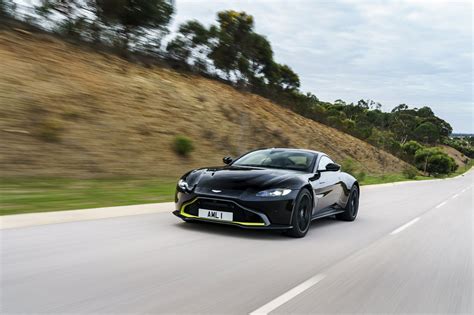 19 Aston Martin Vantage Onyx Black 01400 The Car Magazine