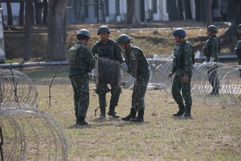 【圖輯】陸軍近戰格鬥操演 蔡英文視導：能夠更貼近實戰 上報 焦點