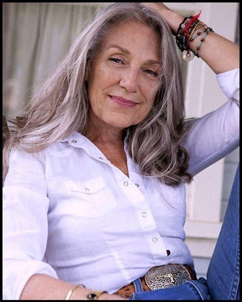 Pin By Lia T On Ageless Gray And Silver Hair Gorgeous Gray Hair Beautiful Gray Hair Silver