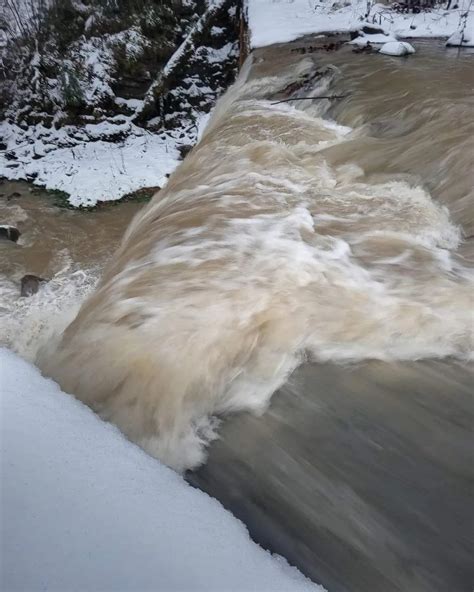 Водоканал Яремче припинив подачу води насосами в РЧВ, через дощ і ...