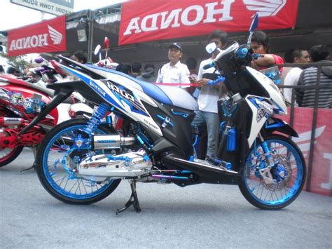 Modif Motor Vario Putih Biru Terbaik Trektrekku