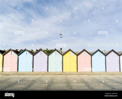 Beach Huts Lowestoft Seafront Lowestoft Suffolk 2022 Stock Photo Alamy