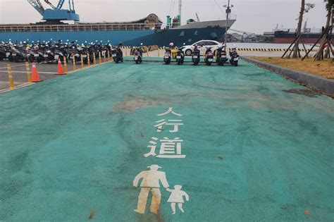 行人地獄？高市標線型人行道藏陷阱 居民冒生命危險往外繞 高屏離島 地方 聯合新聞網