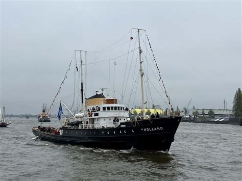 Hochseeschlepper Holland Hamburger Hafengeburtstag 2023 Landungsbrücken