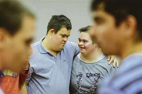 Boldog hercegek fogyatékkal élők akik színházat csinálnak Szombathelyen