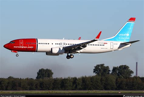 LN NIO Norwegian Air Shuttle AOC Boeing 737 81M WL Photo By Michael