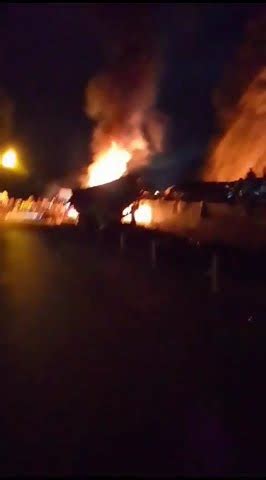 Emergencia Tractocami N Se Volc En Cajamarca Y Se Incendi Youtube