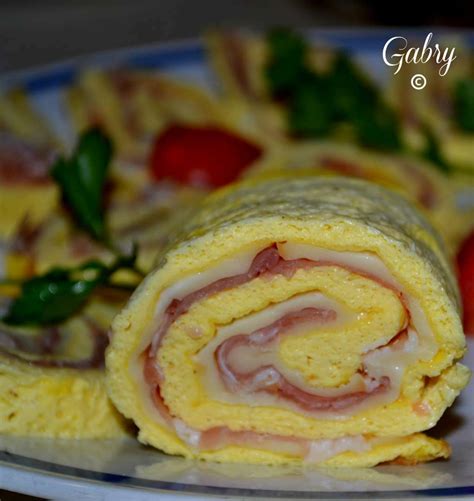 Rotolo Di Frittata Al Forno Con Provola Affumicata E Prosciutto Crudo