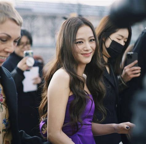 News Mar Blackpink Jisoo Looks Stunning At The Dior Aw Show