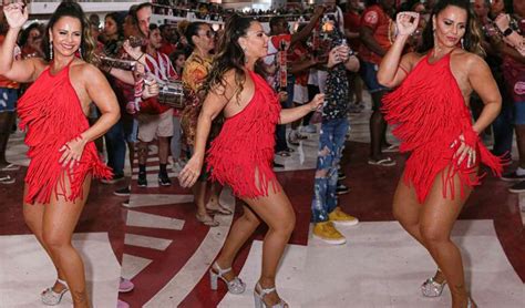 Viviane Araujo aposta em look vermelho franjas para 1º ensaio de