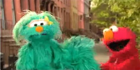 How to sneeze, from our friend Elmo! (English and Spanish) — UCSF Kids