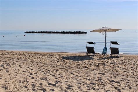 Ile kosztuje dzień na włoskiej plaży Te ceny zwalają z nóg Nadmorskie