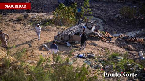 Hombres Salvan La Vida Al Volcarse En Un Barranco Punto Norte