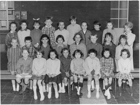 Photo De Classe Ce1 De 1965 Ecole Du Bourg 2 Copains Davant