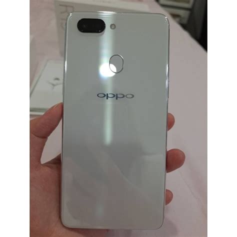 9成新。oppo R15 Ai智慧美顏手機。2000萬畫素。雪白。 蝦皮購物