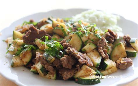 Kebab An Orientalischer Zucchini Mit Minz Gurkensalat Hcg Stoffwechselkur