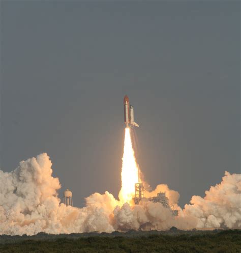 New Space Shuttle Discovery Landing