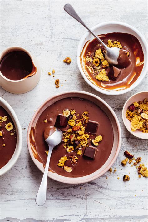 Recette Soupe Au Chocolat Et Crumble Aux Fruits Secs Marie Claire