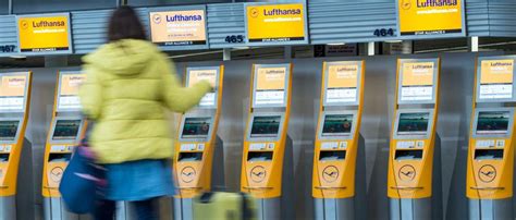 Hunderte Flugausfälle Lufthansa Streik geht am Dienstag weiter