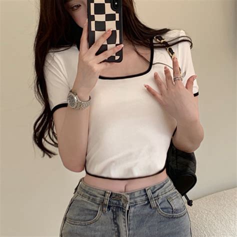 Áo Thun Croptop nữ Cổ Vuông ngắn tay phối viền MADELA dáng ôm thun