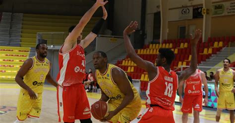 Basket ball Pro B après la claque à Nancy Saint Vallier veut se