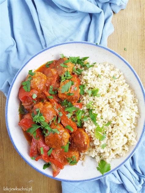 Klopsiki W Sosie Paprykowym Meatballs In Red Bell Pepper Sauce