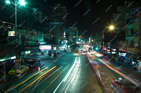 Premium Photo Busy City Street With Heavy Traffic At Night