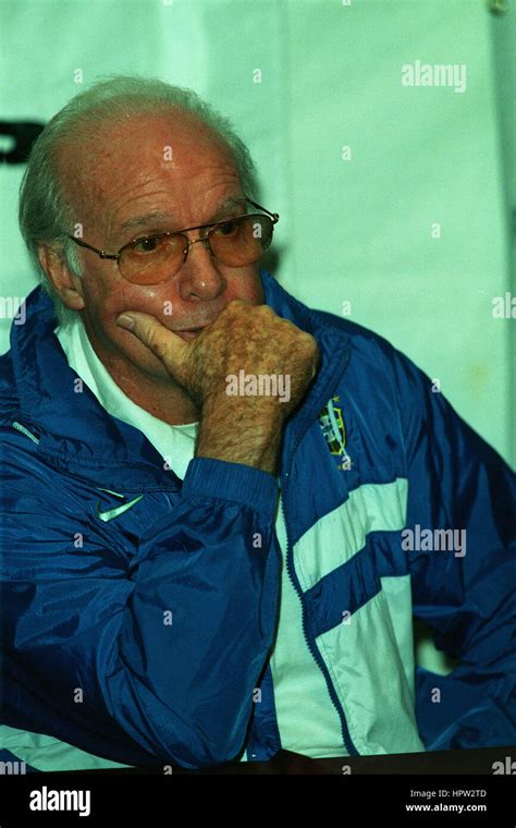 MARIO ZAGALLO BRAZILIAN FOOTBALL MANAGER 18 February 1998 Stock Photo ...