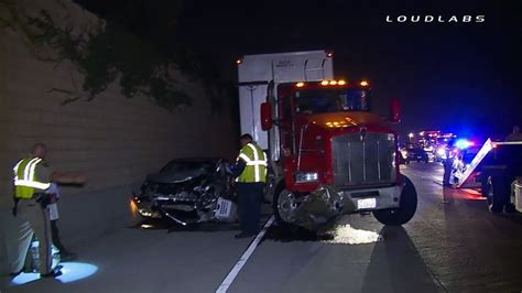 Big Rig Crashes Into Cars On 60 Freeway Abc7 Los Angeles