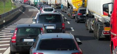 Caos Autostrade In Liguria Troppi Lavori Blocchiamo Tutto Sulla