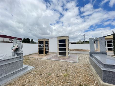 El cementerio de Carbajosa cuenta ya con un nuevo módulo de nichos y