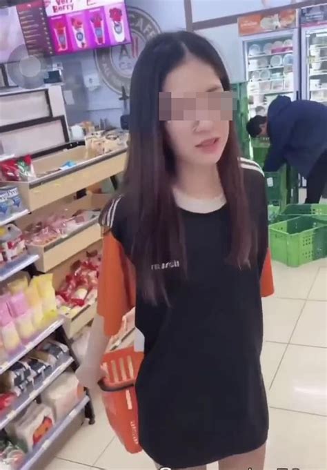 ไม่ใช่เรื่อง! สาวแว่น ดาว VK เดินโชว์ เปิดของลับ กลางร้านสะดวกซื้อ