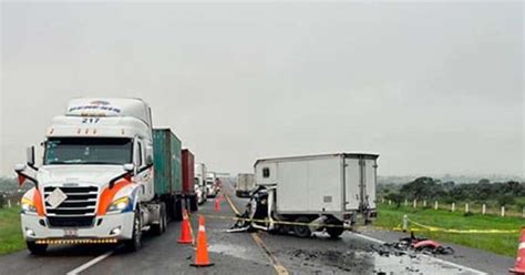 Un Muerto Deja Choque De Tr Iler Y Camioneta