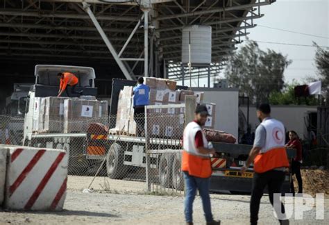 Photo Lorries Carrying Humanitarian Aid They Entered The Gaza From