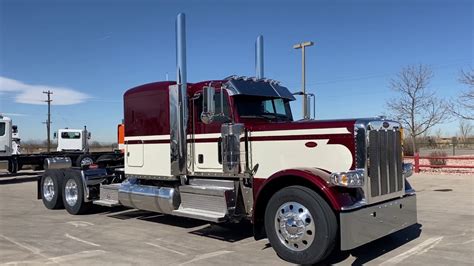 Peterbilt 389 Flat Top