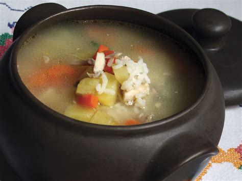 Canja de galinha (Chicken Broth) - Sabor Brasil