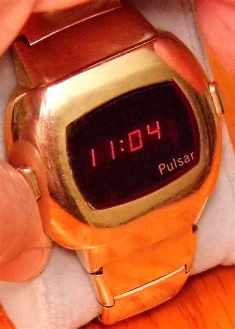 Vintage Pulsar Date Command Digital Quartz Watch Model 3120 14 Kt