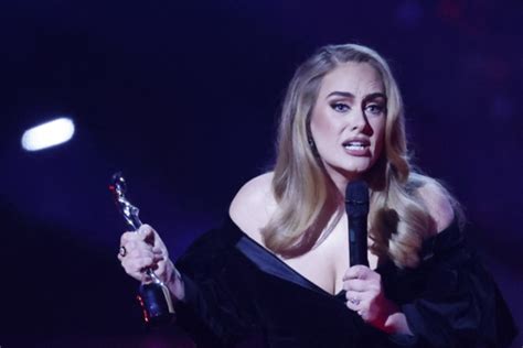 Adele En A Marre Et Pousse Un Gros Coup De Gueule Sur Sc Ne