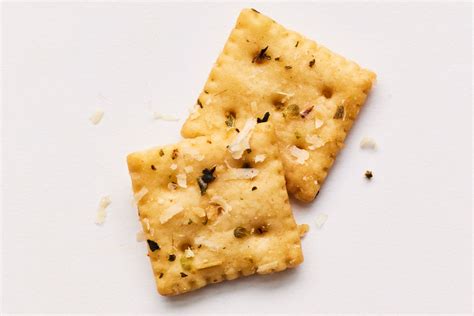 Recipes You Can Make With Saltine Crackers