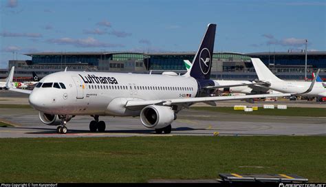 D AIZW Lufthansa Airbus A320 214 WL Photo By Tom Kunzendorf ID