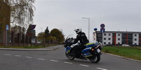 Olescy Policjanci Otrzymali Nowe Motocykle O Polskie Ratownictwo