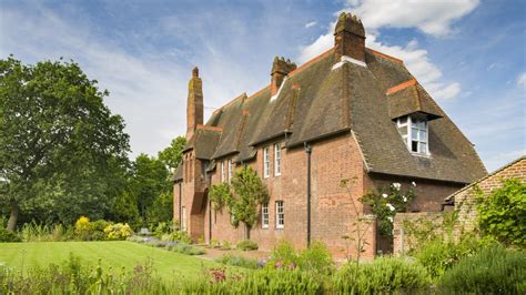 The history of Red House garden | London | National Trust