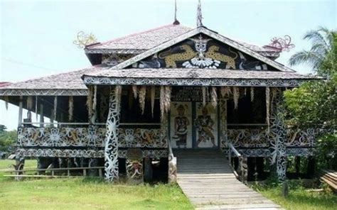 Rumah Adat Provinsi Kalimantan Timur Rumah Lamin - Riset