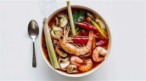 Premium Photo Tom Yam Kung Thai Cuisine Isolated On White