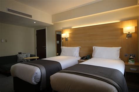 HOLIDAY INN LONDON - KENSINGTON HIGH ST., AN IHG HOTEL $159 ($̶1̶9̶6̶ ...